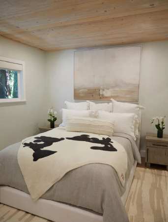 Barefoot Dreams Blankets & Throws