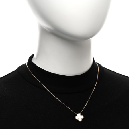 Fashionphile Pendant Necklace